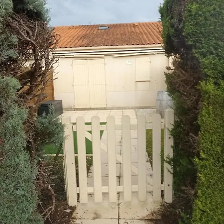 Maisonnette - Piscine - Tennis - 4 Pers * Les Mathes